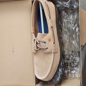 Boys Sperry's size 6M